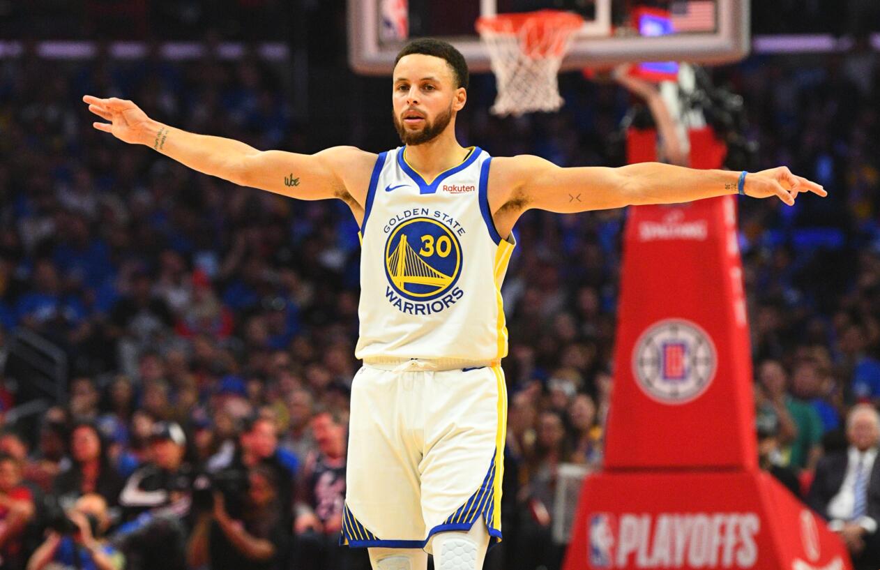 奋的篮球盛 奋的篮球盛